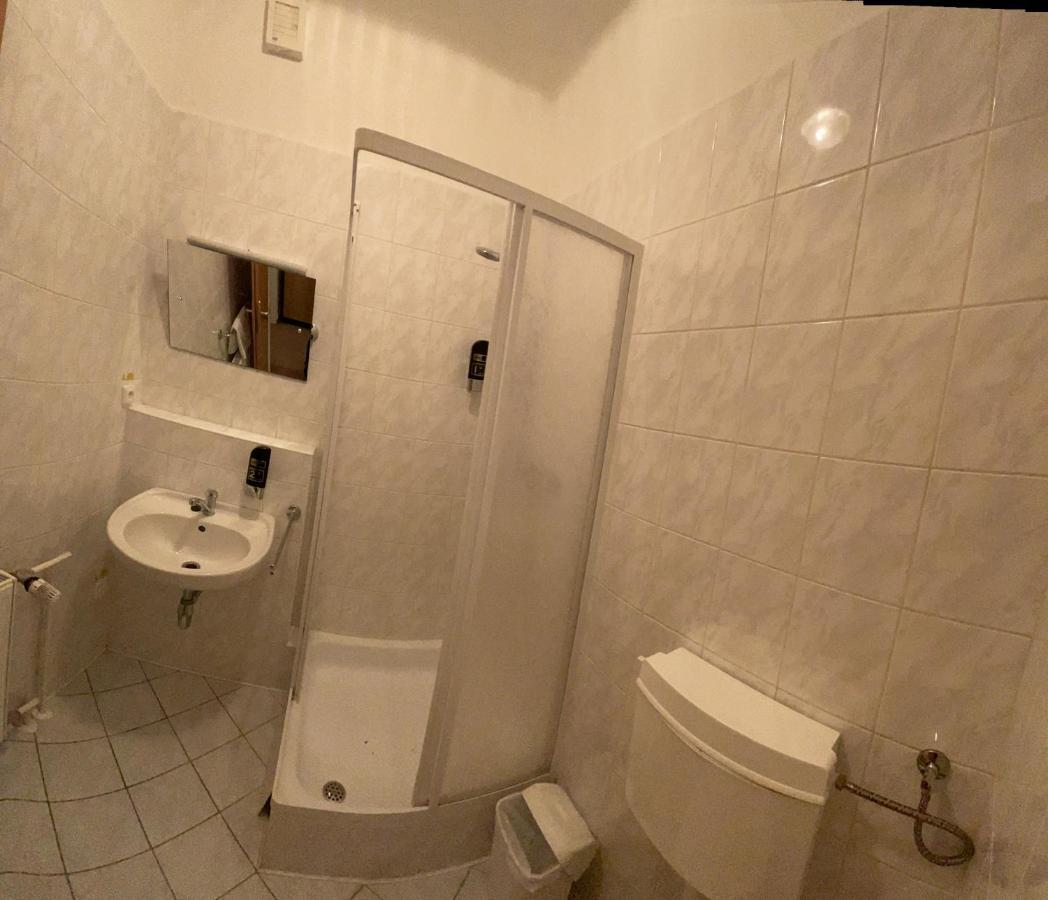 Rozmberk Inn 罗兹伯克那瓦塔 外观 照片