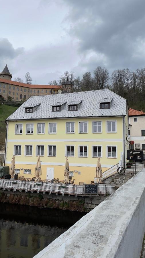 Rozmberk Inn 罗兹伯克那瓦塔 外观 照片