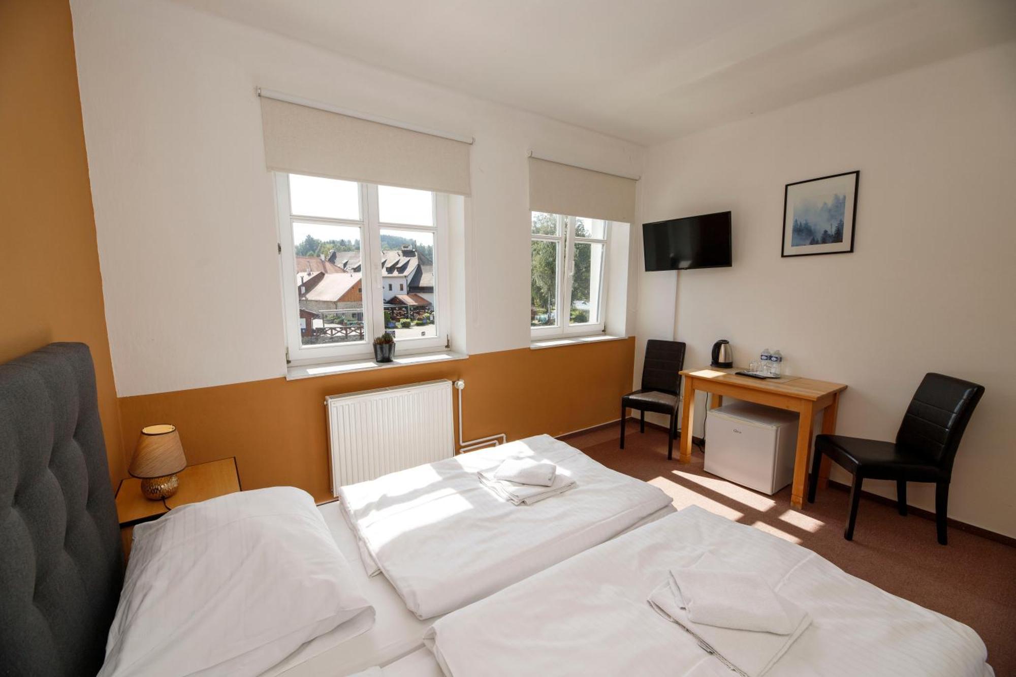 Rozmberk Inn 罗兹伯克那瓦塔 外观 照片