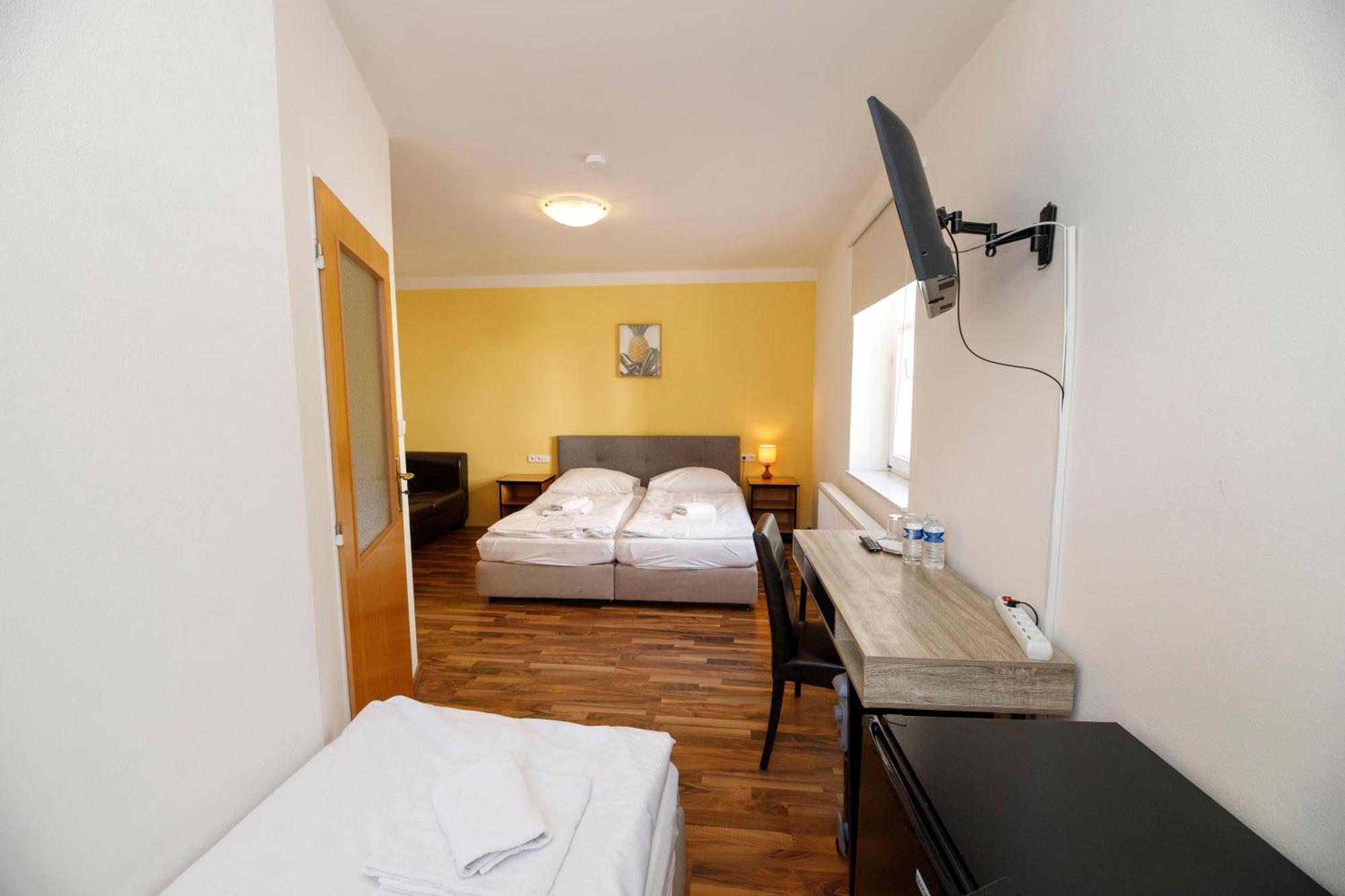 Rozmberk Inn 罗兹伯克那瓦塔 外观 照片